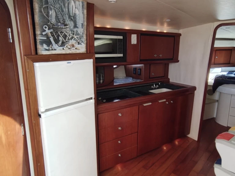 Trojan Carver 440 de alquiler a Terracina