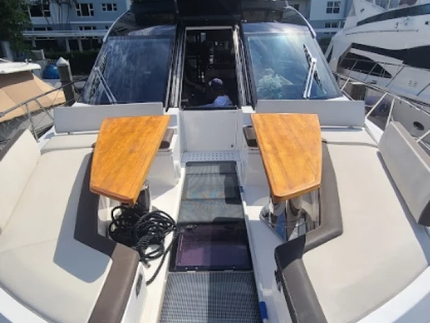 Alquiler de embarcaciones Galeon Galeon 640 Fly enMiami Beach en Samboat