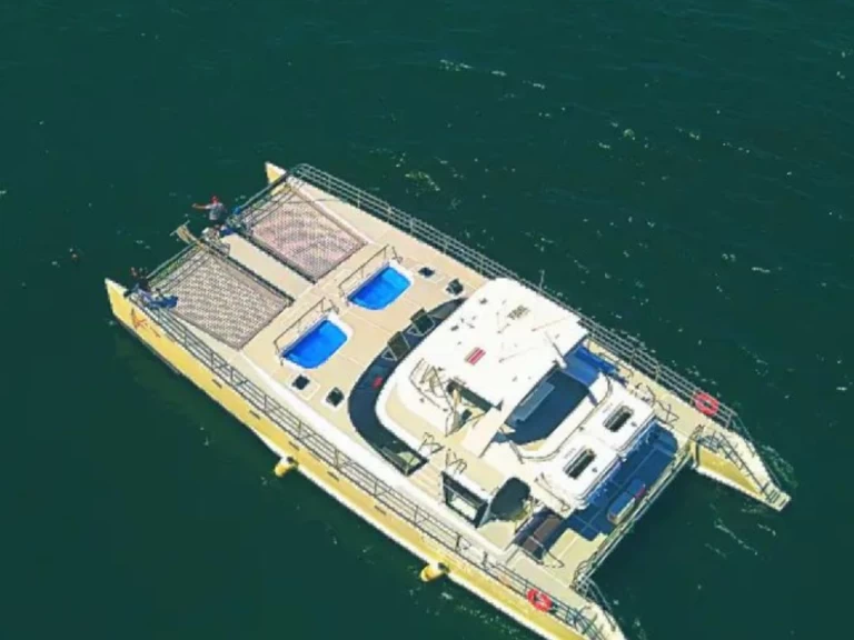 Alquiler de Twin Cat Twin Cat 73FT en Puntarenas