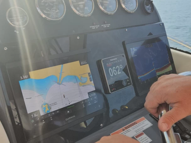 Alquiler de barcos Sorrento barato de 3100 Offshore