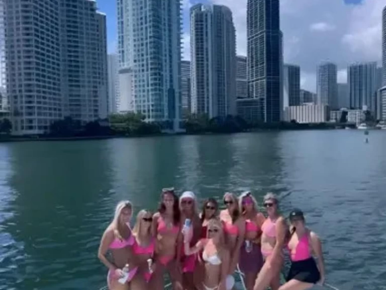 Yate de lujo para alquilar Miami Beach al mejor precio