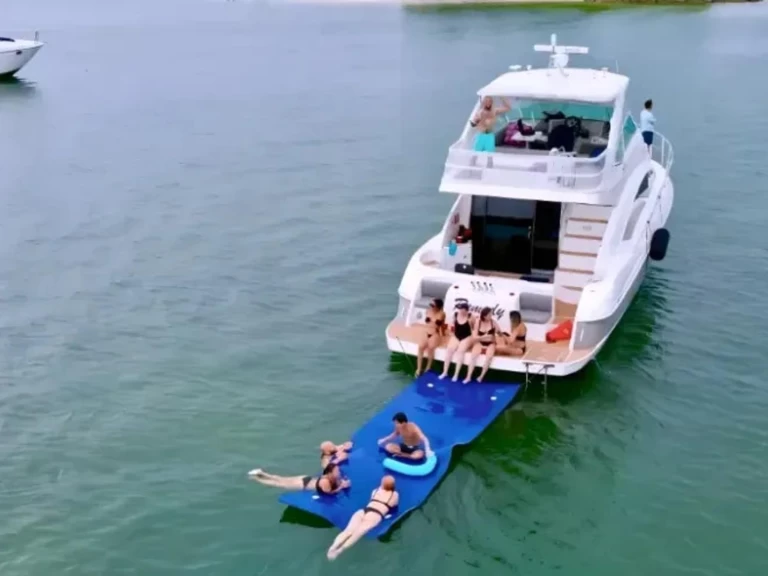 Alquiler de barcos Miami Beach barato de 48 Cruiser 