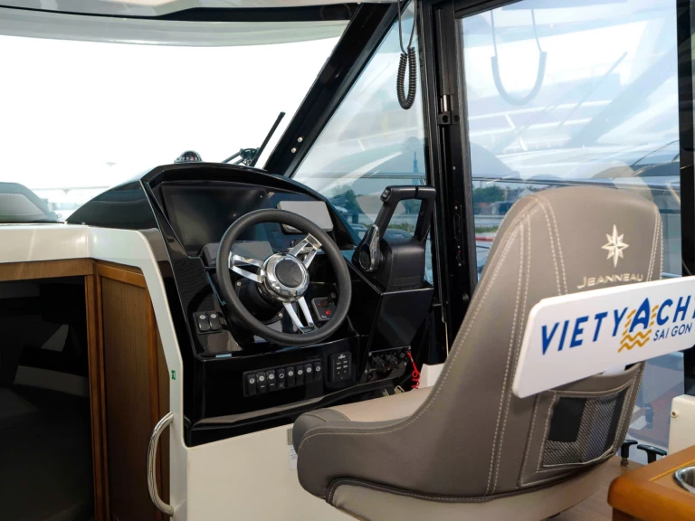 Alquiler Lancha en Phường Hiệp Bình Chánh - Jeanneau Merry Fisher 895