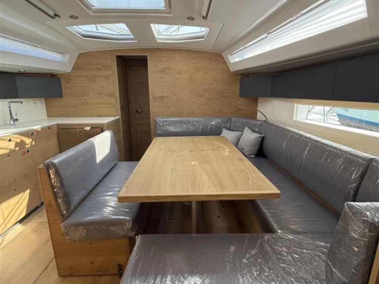 Elan Impression 45 de alquiler a Pula