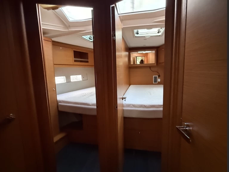 Alquiler de barcos Palermo barato de Dufour 530