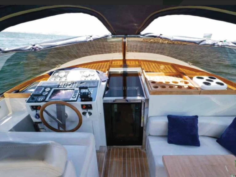 Alquiler Lancha XL MARINE 51 con o sin  título de navegación