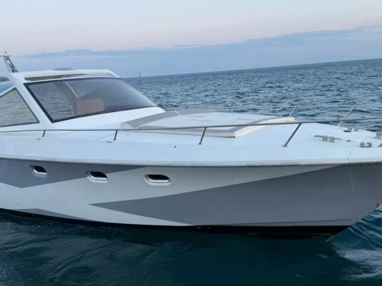 Alquiler Salerno - Ferretti Altura 39 en SamBoat