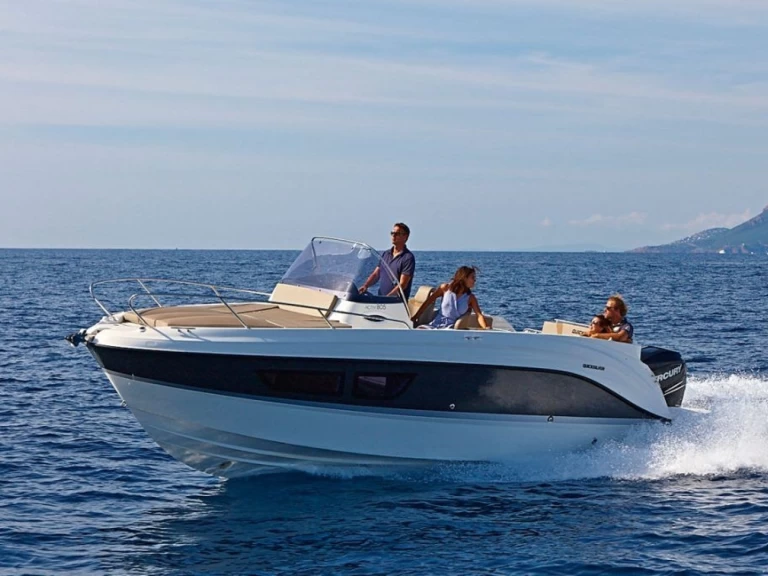 Quicksilver QUICKSILVER ACTIV 805 SUNDECK de alquiler a Cavalaire-sur-Mer
