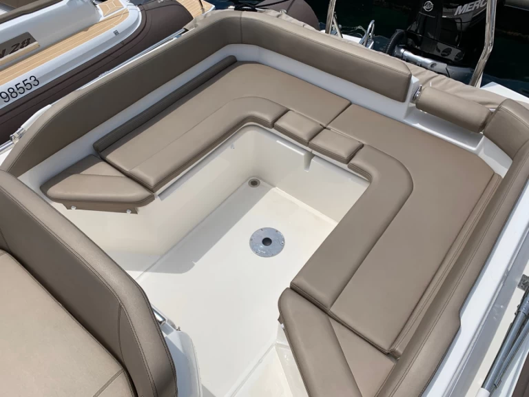 Alquiler Neumática Joker Boat con o sin  título de navegación