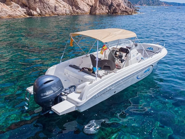 Alquiler de embarcaciones Pacific Craft Pacific Craft 670 Open enCombrit en Samboat