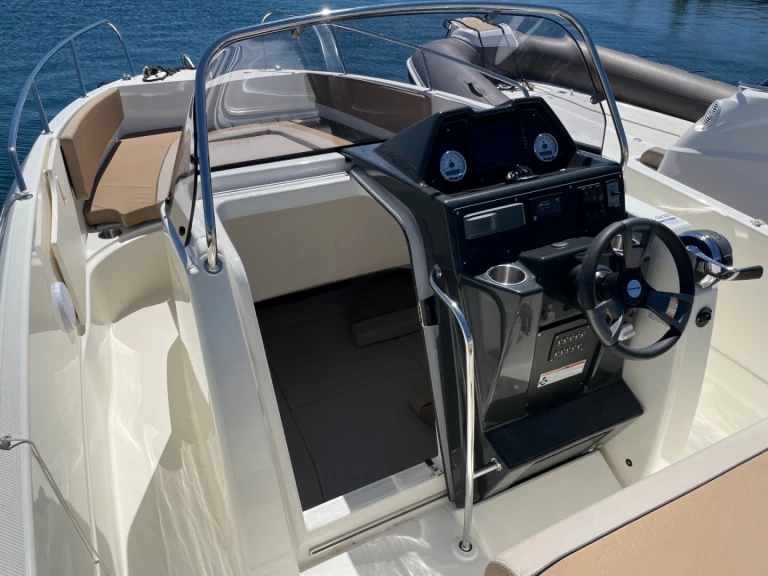 Alquiler Lancha Quicksilver con o sin  título de navegación