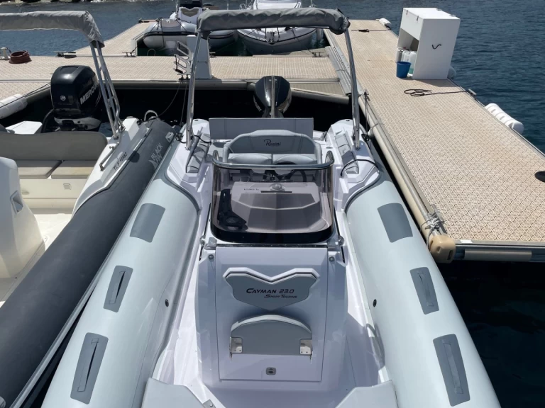 Alquiler Cavalaire-sur-Mer - Ranieri International  RANIERI 23 CAYMAN SPORT TOURING en SamBoat