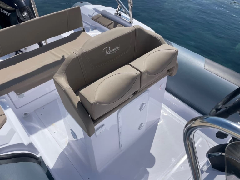 Alquiler de barcos Cavalaire-sur-Mer barato de Cayman 23 Sport