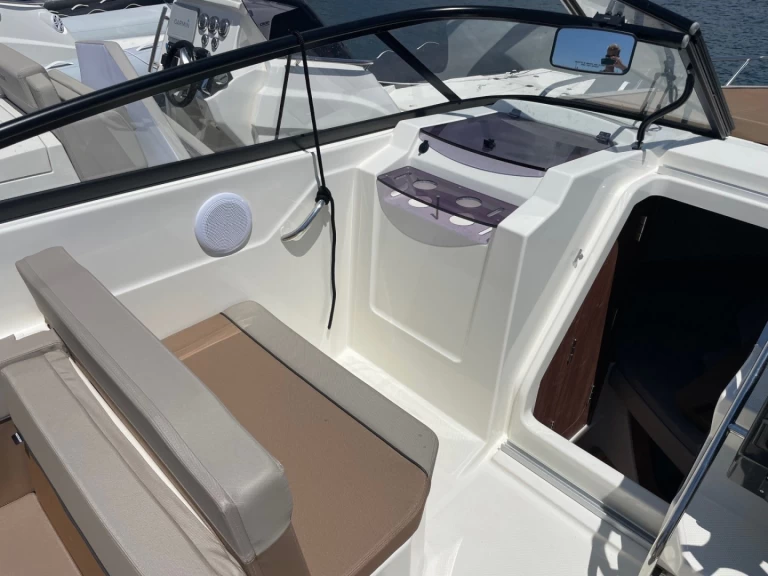 Alquiler de barcos Cavalaire-sur-Mer barato de QUICKSILVER 805 CRUISER