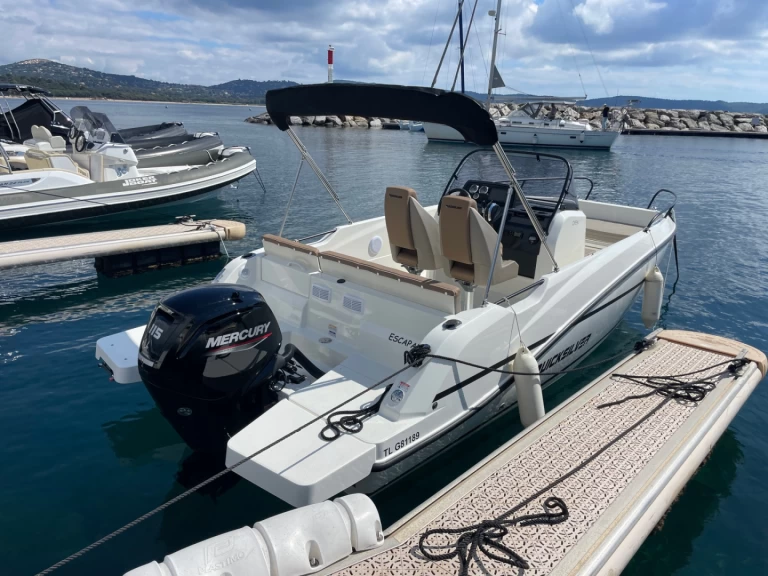 Alquiler de barcos Cavalaire-sur-Mer barato de Quicksilver 605 Activ Open