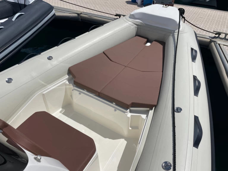 Alquiler de Joker Boat Coaster 580 en Cavalaire-sur-Mer