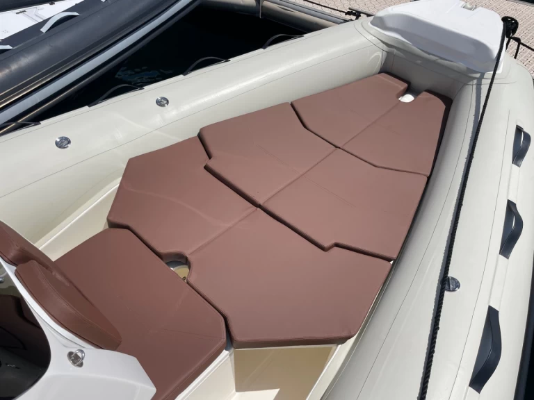 Alquiler de barcos Cavalaire-sur-Mer barato de Coaster 580