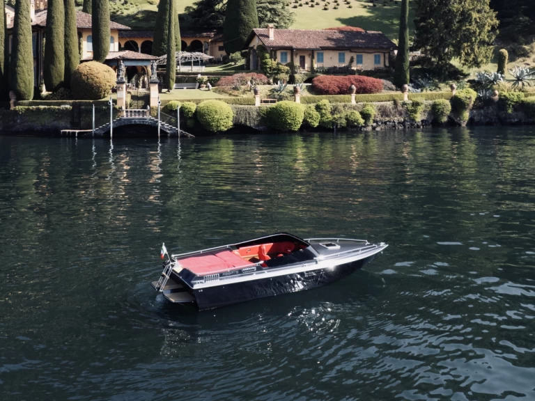 Alquiler de embarcaciones PRIMATIST By Bruno Abbate Primatist 23 enComo (Ciudad) en Samboat