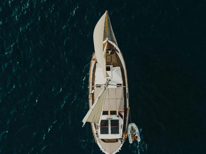 Alquiler de Custom trehandiri en Vlychada