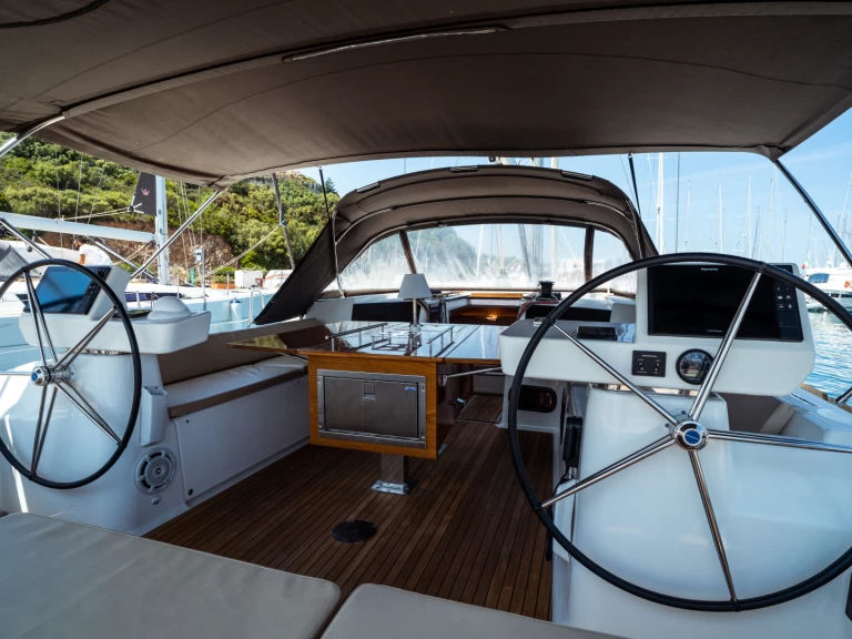 Alquiler de Dufour Dufour 520 Grand Large en Olbia