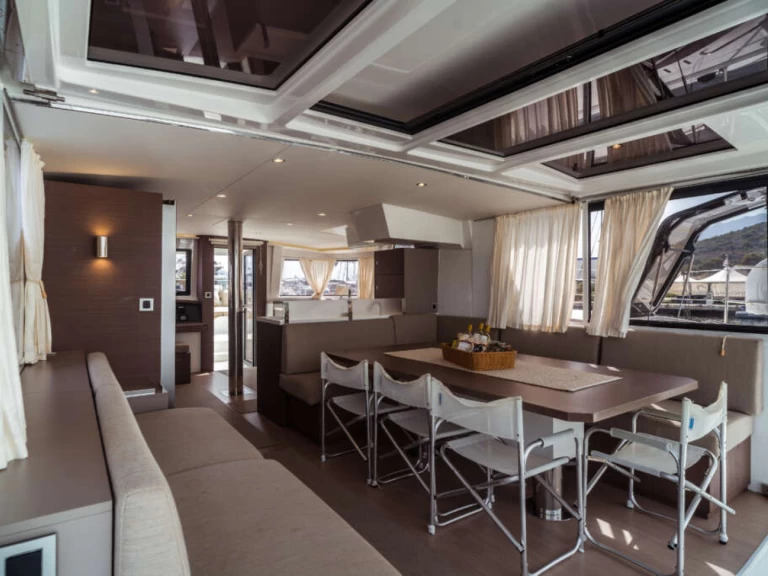 Alquiler de Catamarán, con o sin patrón Bali Olbia