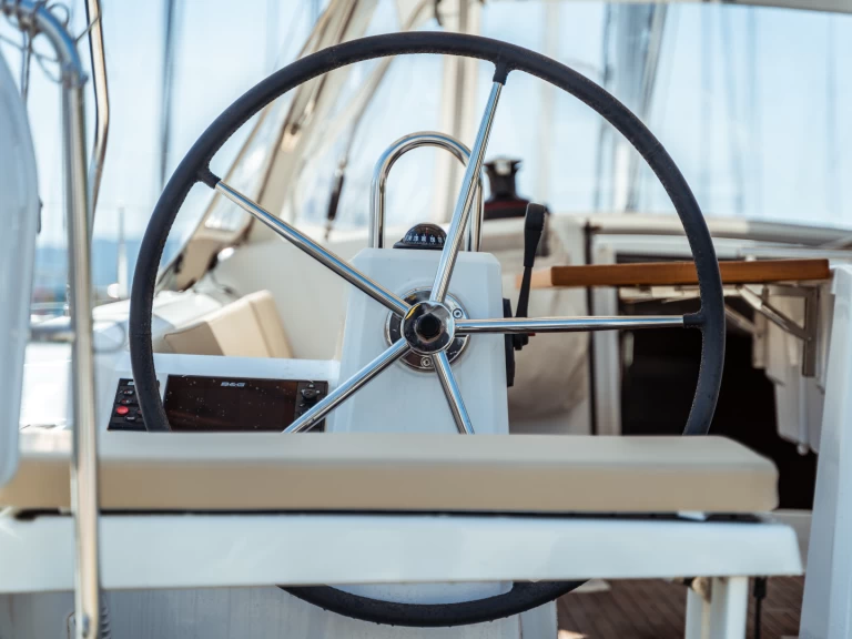 Alquiler de Velero, con o sin patrón Bénéteau Olbia