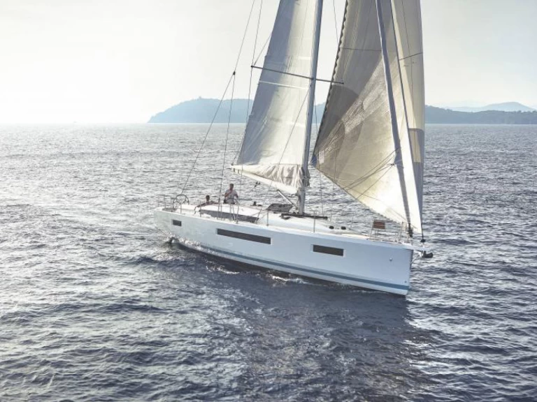 Alquiler de Velero, con o sin patrón Jeanneau Lávrio