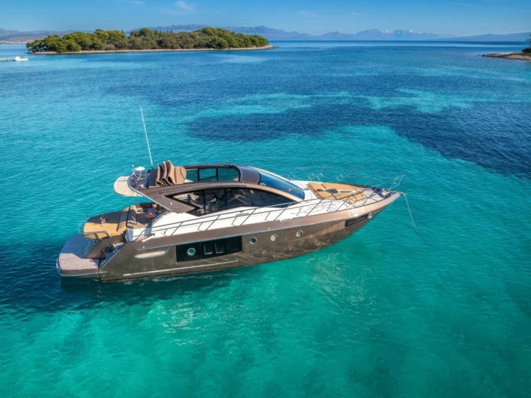 Alquiler de Cranchi M 44 Hard Top en Split