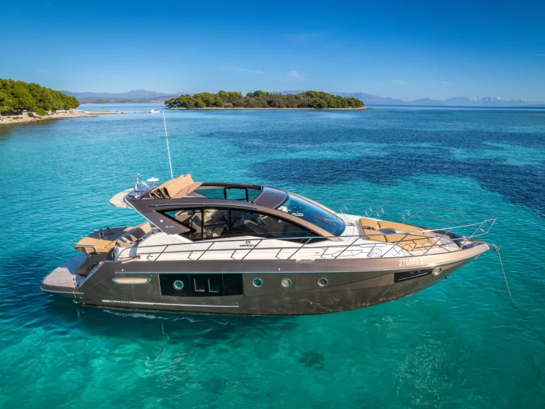 Cranchi Cranchi M44 HT de alquiler a Kaštel Gomilica