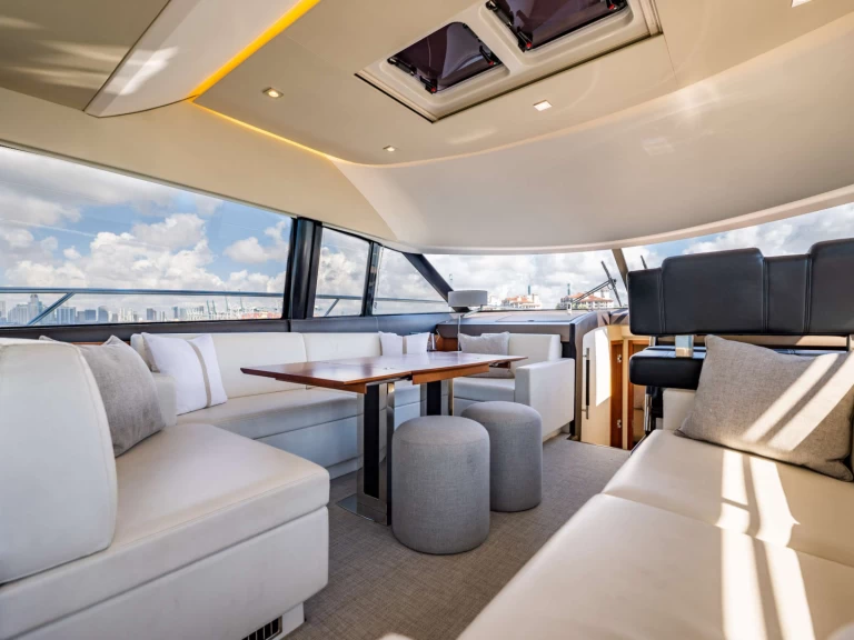 Alquiler de Prestige Yachts Whiskey &amp; Waves en Miami