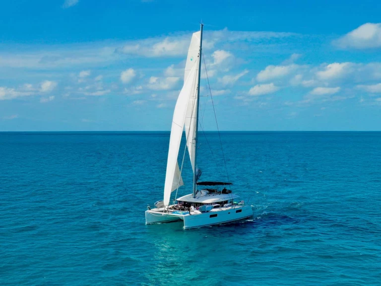 Alquiler de embarcaciones Lagoon WHISPERS II enNassau en Samboat