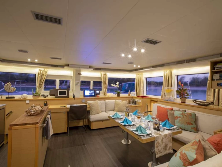 Alquiler Yate de lujo Lagoon con o sin  título de navegación