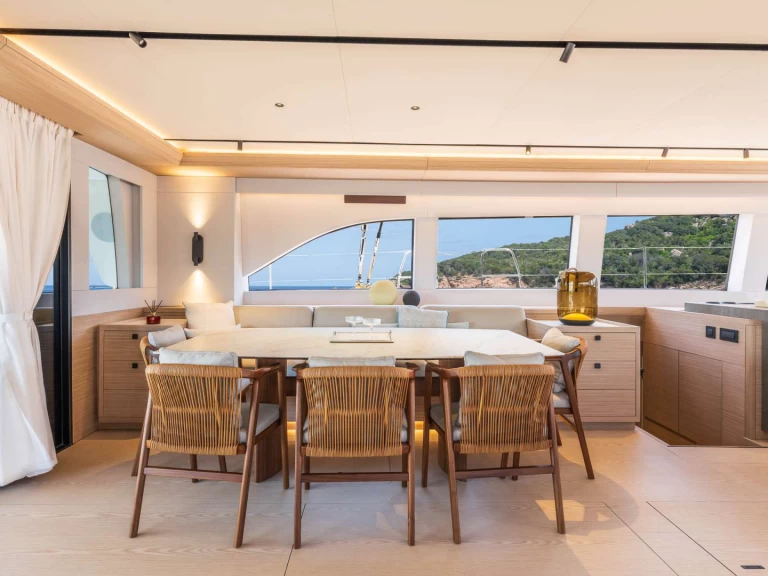 Alquiler Yate de lujo Lagoon con o sin  título de navegación