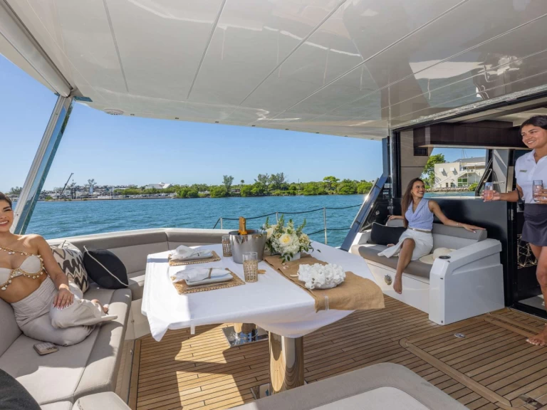Alquiler de Yate de lujo, con o sin patrón Galeon Miami