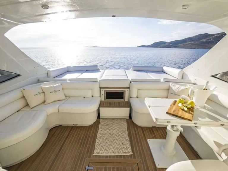 Yate de lujo para alquilar Álimos al mejor precio