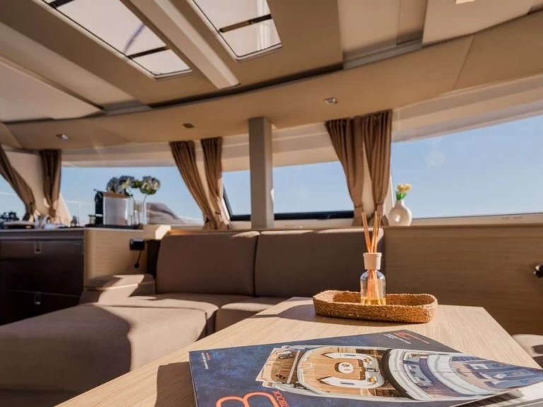 Alquiler de Yate de lujo, con o sin patrón Fountaine Pajot Atenas
