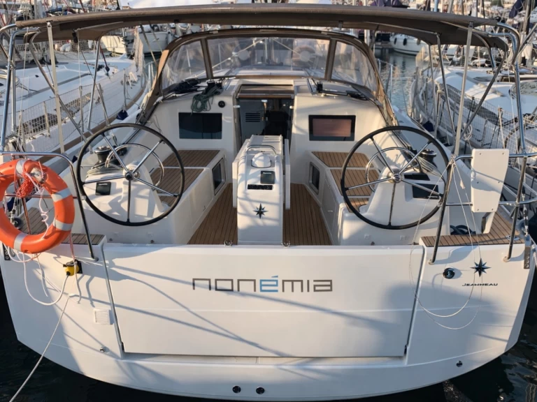 Alquiler de embarcaciones Jeanneau Sun Odyssey 410 enNettuno en Samboat