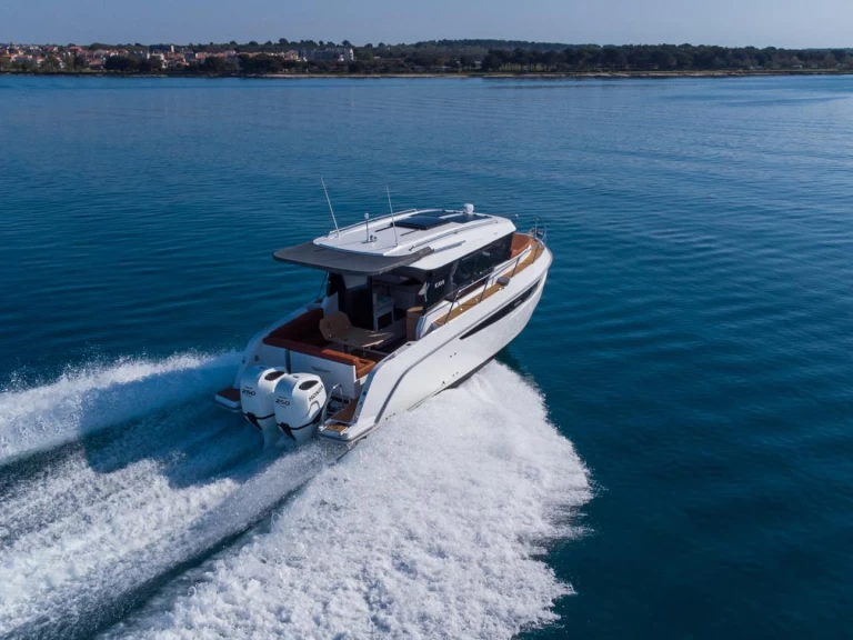 Alquiler Lancha en Pula - Kavi Yacht Kavi 9