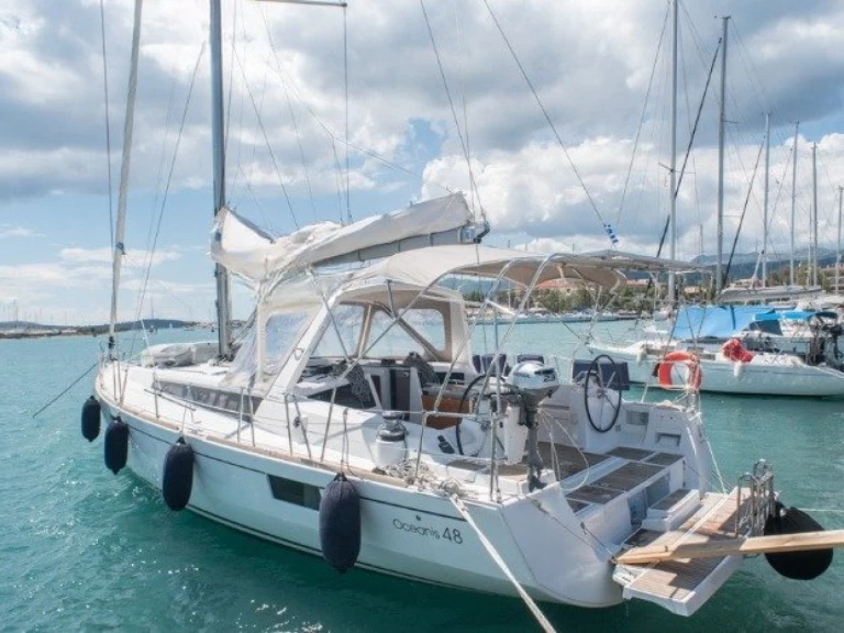 Alquiler de barcos Ávdira barato de Oceanis 48