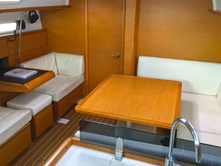 Alquiler de embarcaciones Jeanneau Sun Odyssey 409 enLefkáda en Samboat