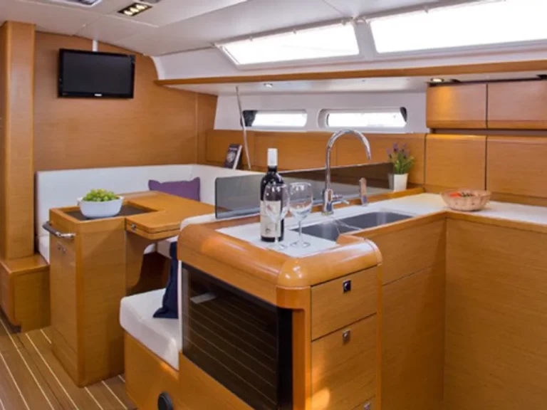 Alquiler de Velero, con o sin patrón Jeanneau Lefkáda