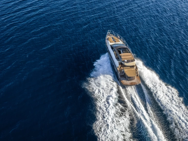 Alquiler Kaštel Gomilica - Cranchi Cranchi M44 HT en SamBoat