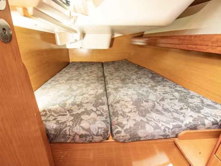 Jeanneau Sun Odyssey 36i de alquiler a Nikiána