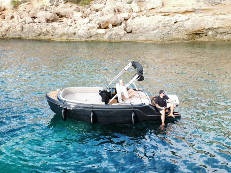 Alquiler de Mareti Open 500 Classic en San Antonio Port