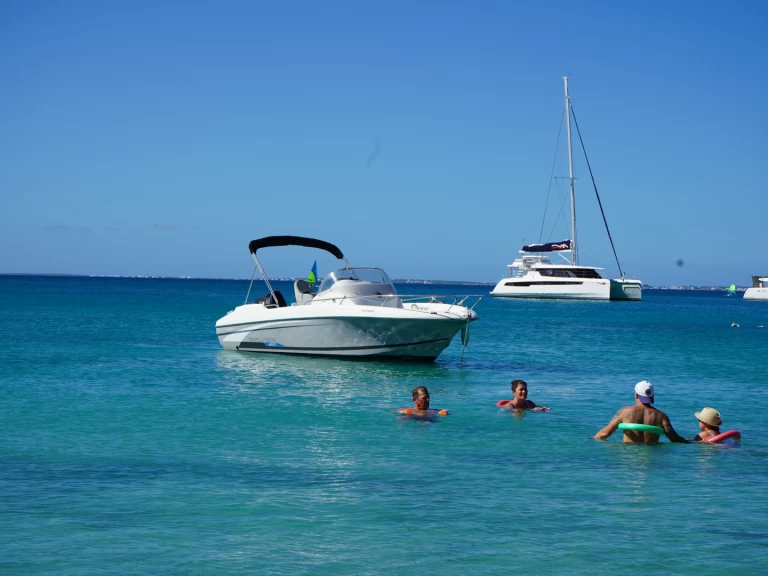 Alquiler de barcos Marigot barato de Flyer 650 Open