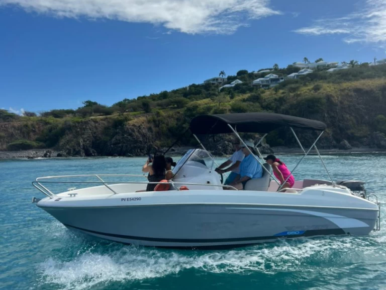 Alquiler de embarcaciones Bénéteau Flyer 650 Open enMarigot en Samboat