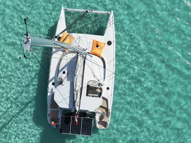 Alquiler de embarcaciones Fountaine Pajot Lavezzi 40 Maestro enMarigot en Samboat