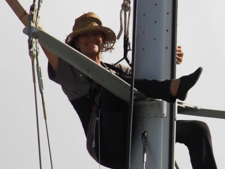 Alquiler de barcos La Paz barato de Ovni 43