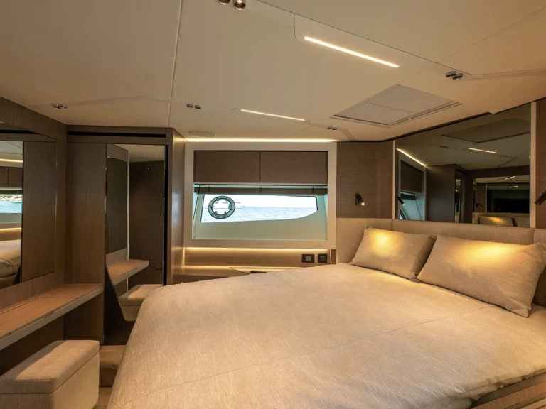 Alquiler de Yate de lujo, con o sin patrón Sunseeker Saint-Tropez