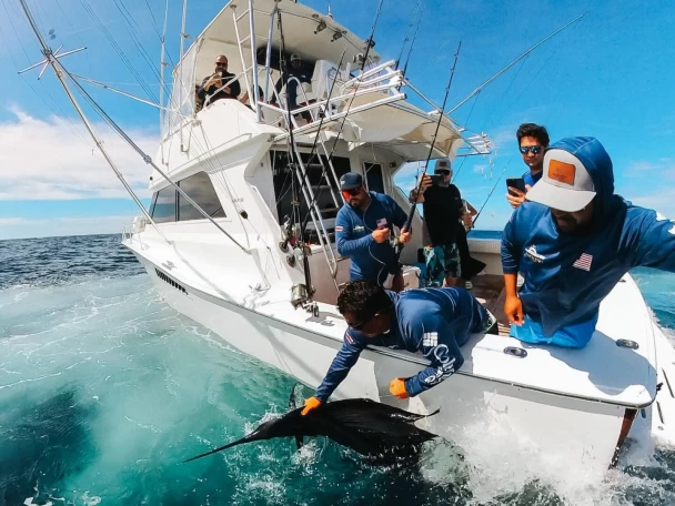 Alquiler de Yate de lujo, con o sin patrón Viking Marina Papagayo